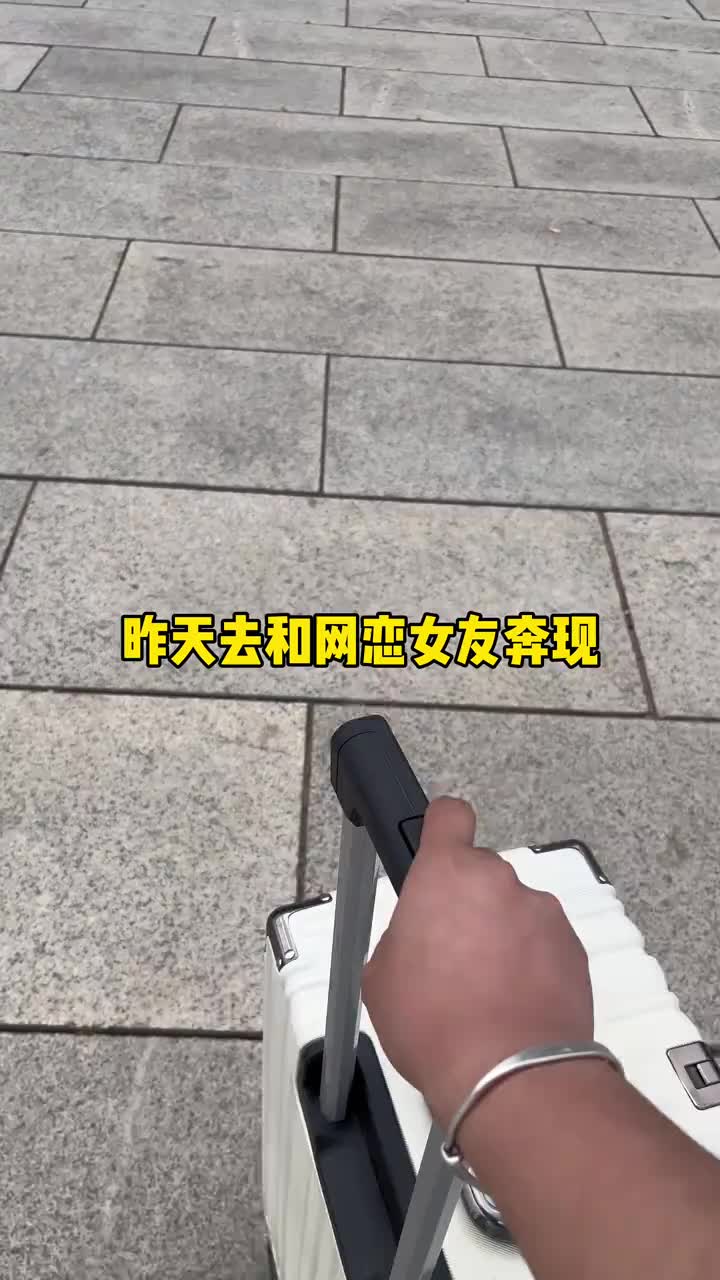 【小黄瓜的爱情故事】视频...