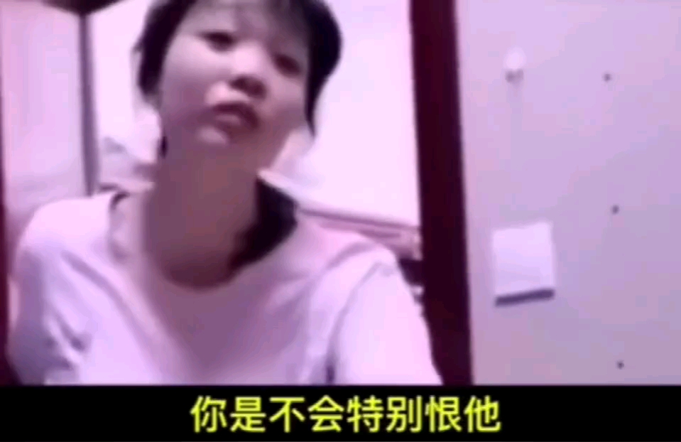儿子被爸爸打了，妈妈来关...