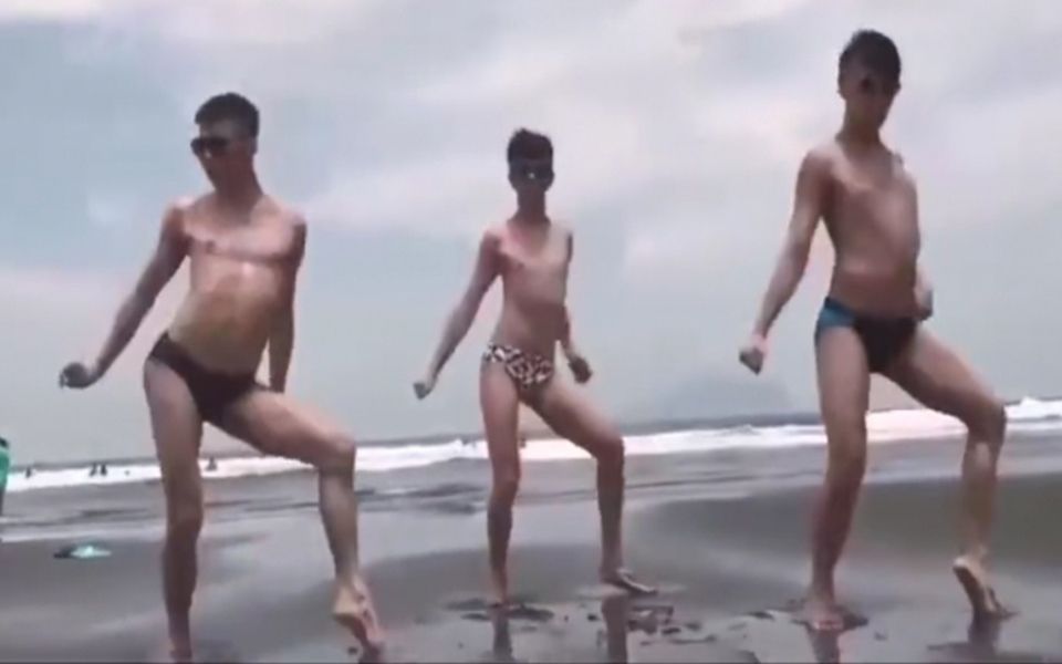 《人类沙雕行为大赏》