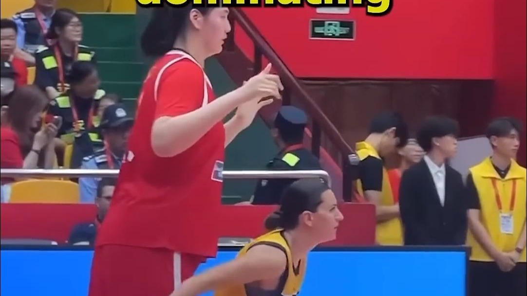 老外吐槽张子宇主宰女子高...