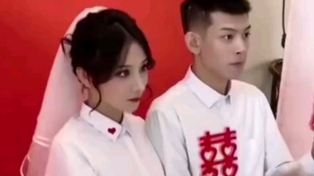 太搞笑，拍结婚照时，男子...