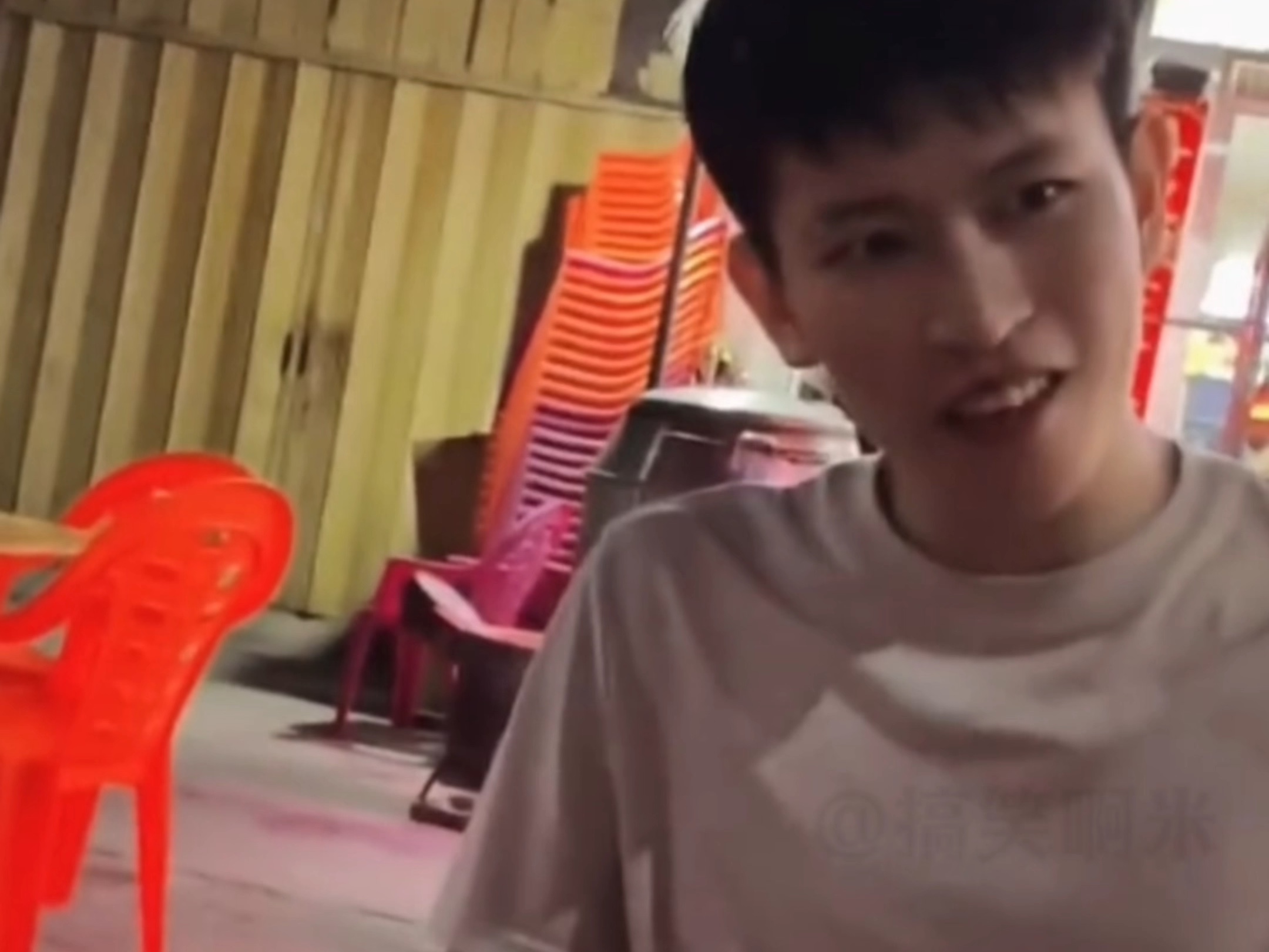 搞笑视频 兄弟们互关关注...