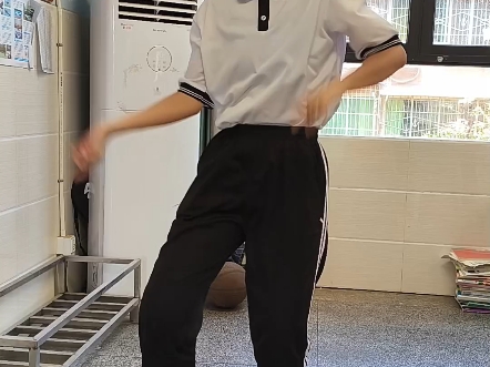 这已经变成一个搞笑视频了...
