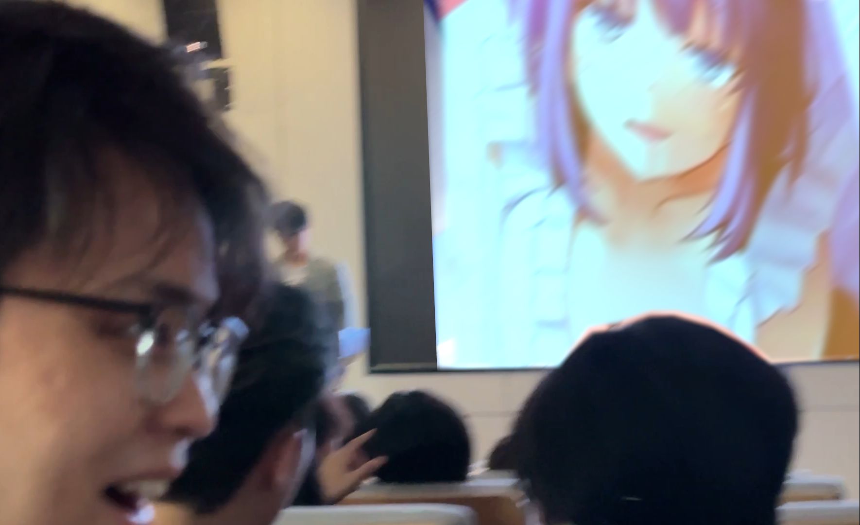 老师....你投屏没关