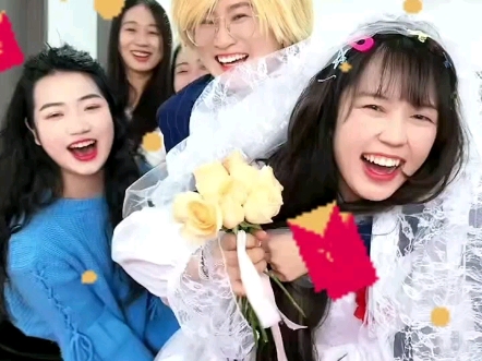 老铁笑一笑 "...