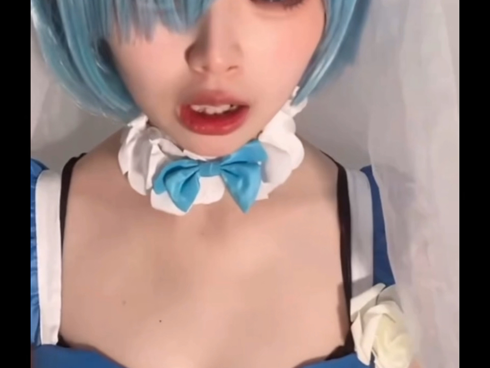 【摆烂小菌】最新视频来袭...