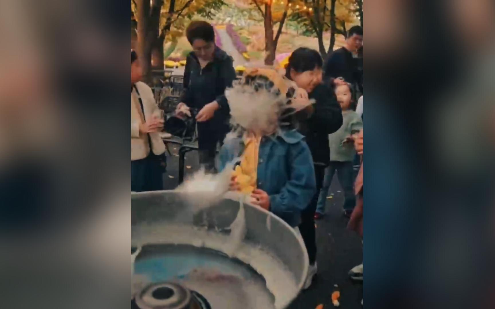 完了，今天的功德又笑没了...
