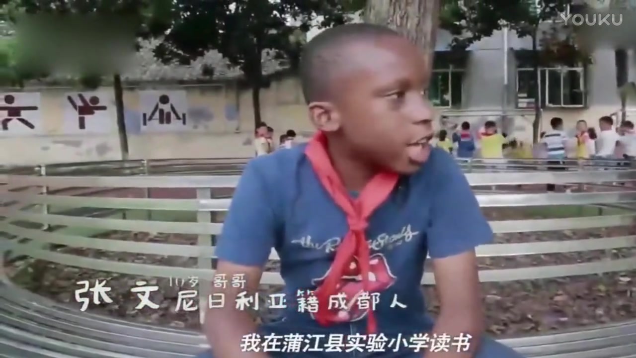 非洲小孩英语说不利索，但...